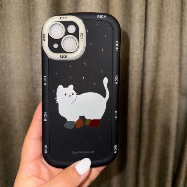 Чехол для iPhone 15 RICH Котик (черный цвет)